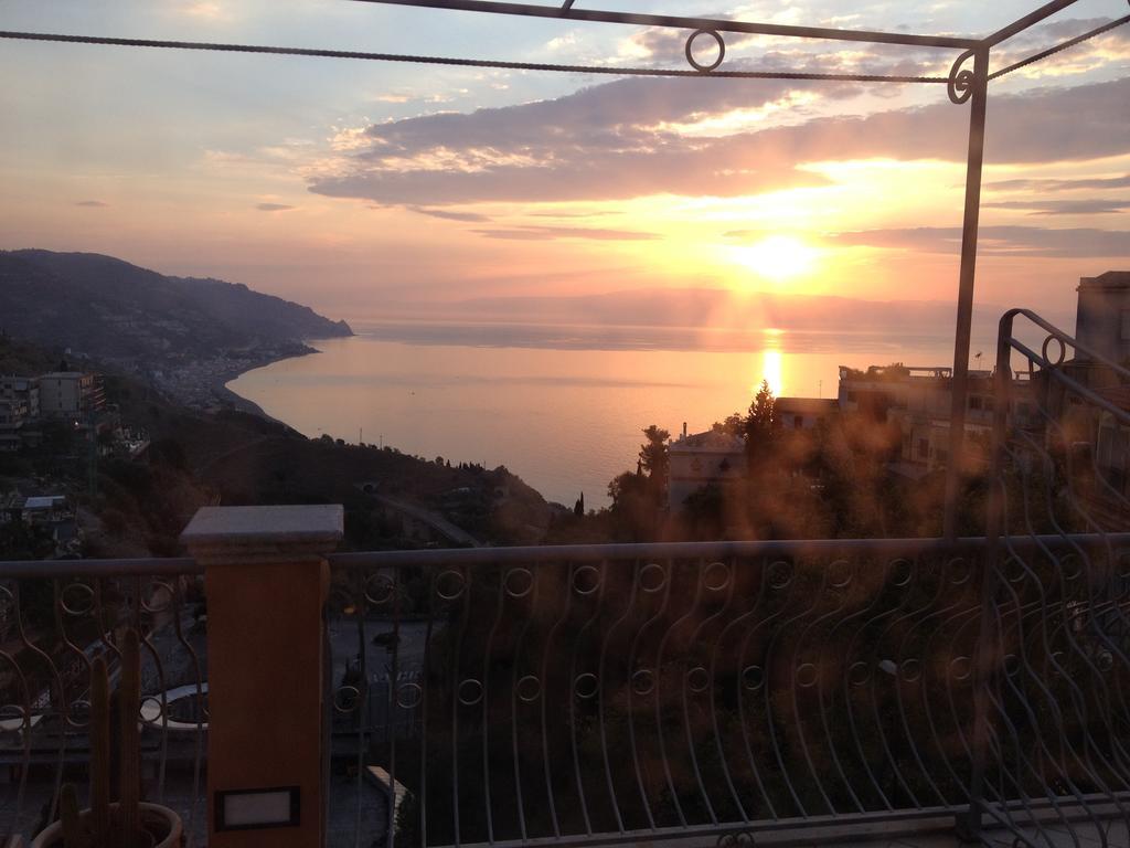 Prestige Loft Taormina Apartman Szoba fotó